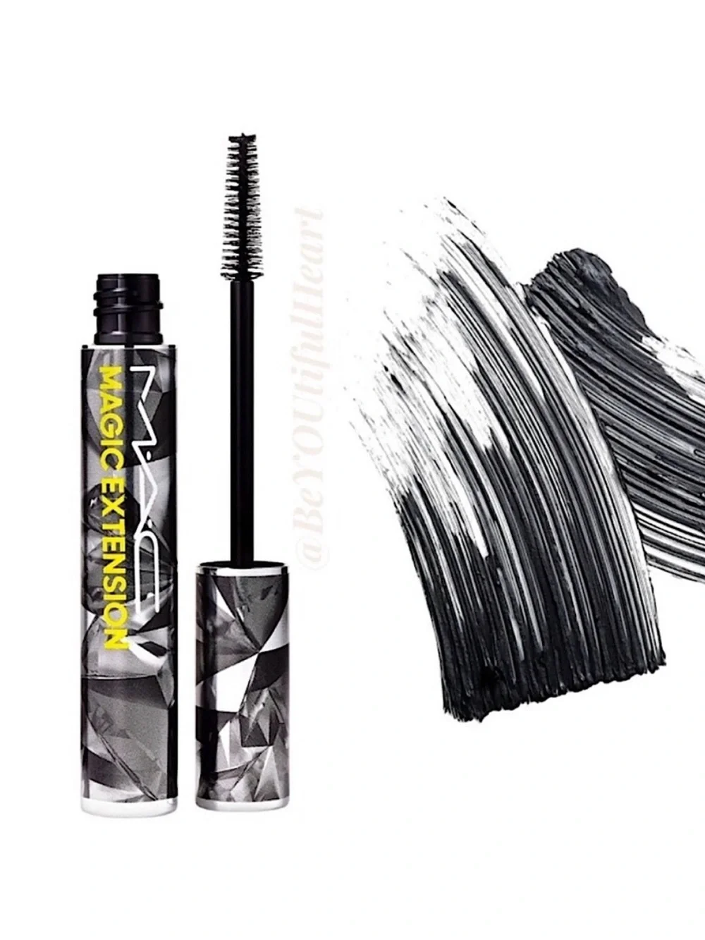 MAC Cosmetics Magic Extension 5mm Fibre Mascara in Extensive Black  11 ml